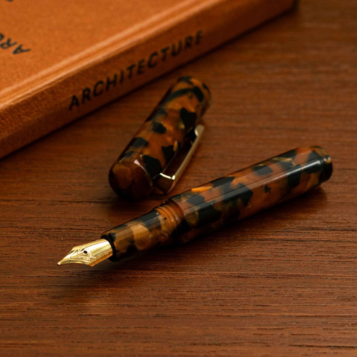 Hightide Attache Marbled Fountain Pen