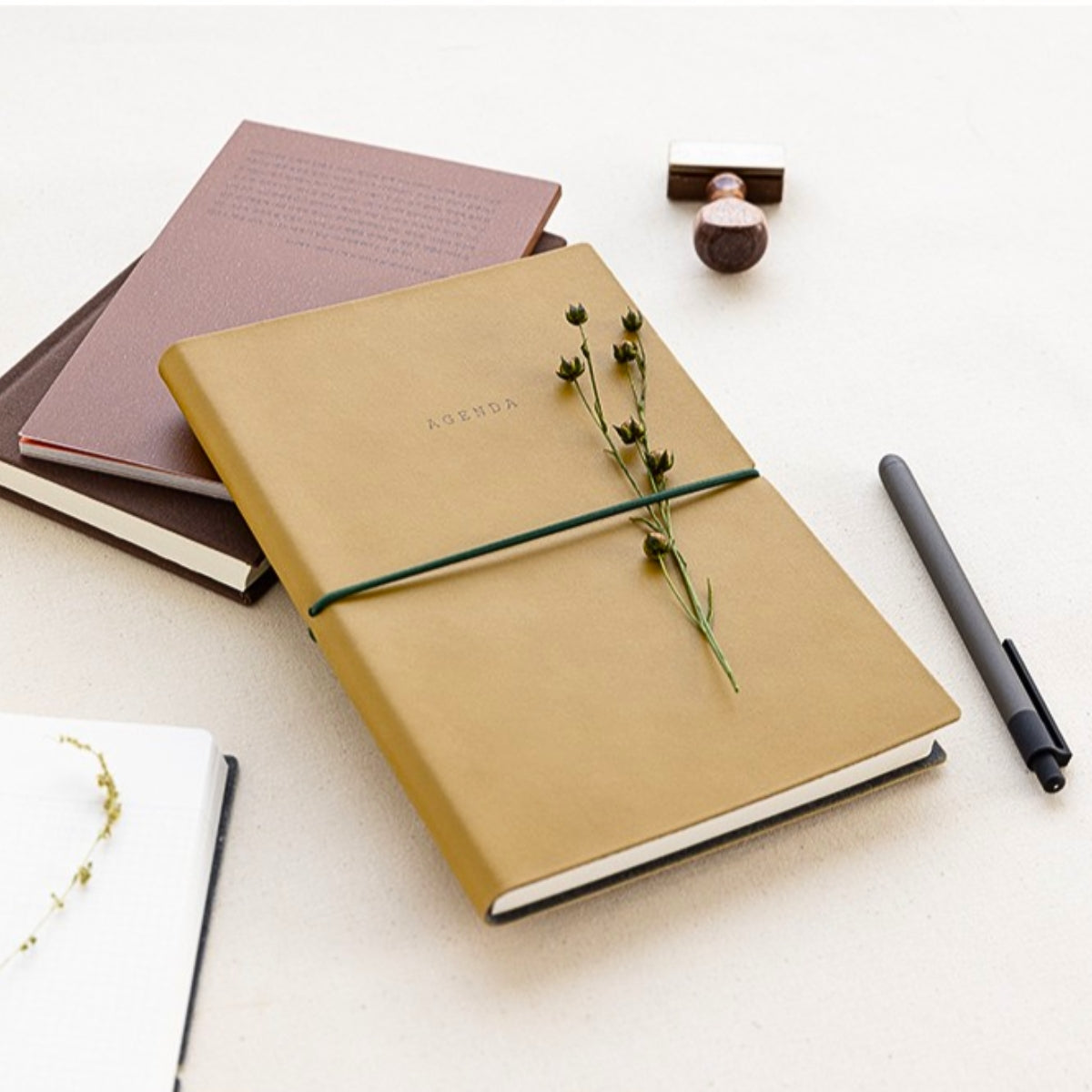 Livework Agenda Large Grid Notebook