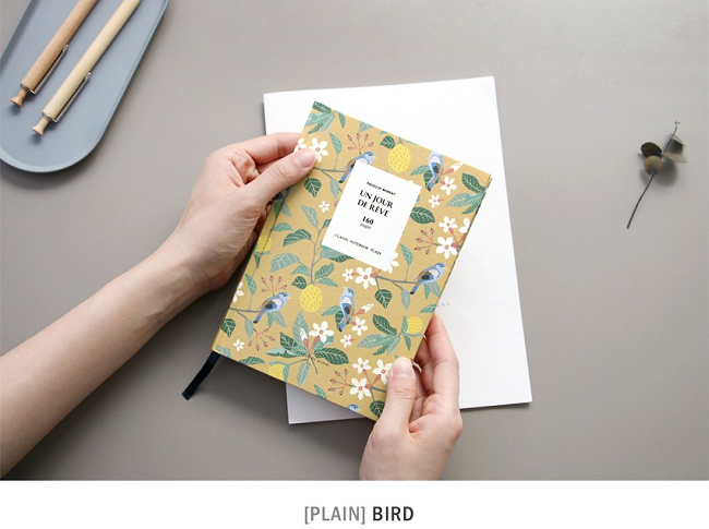 Iconic Classic Notebook v.2 Plain