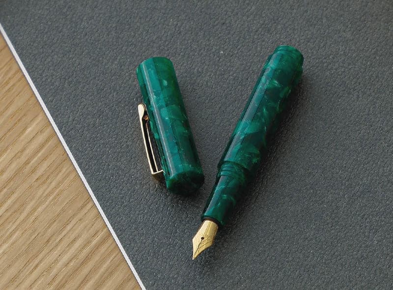 Hightide Attache Marbled Fountain Pen