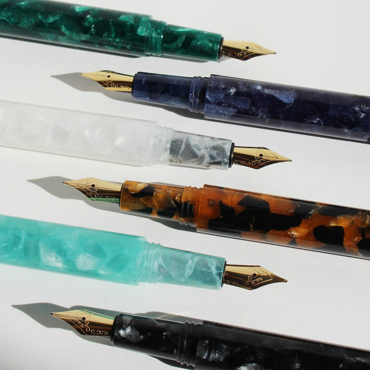 Hightide Attache Marbled Fountain Pen