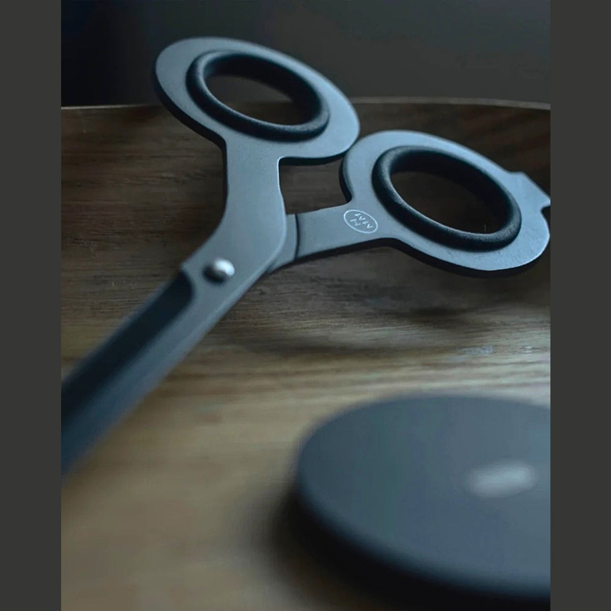 HMM Aluminium Scissors Base – Black