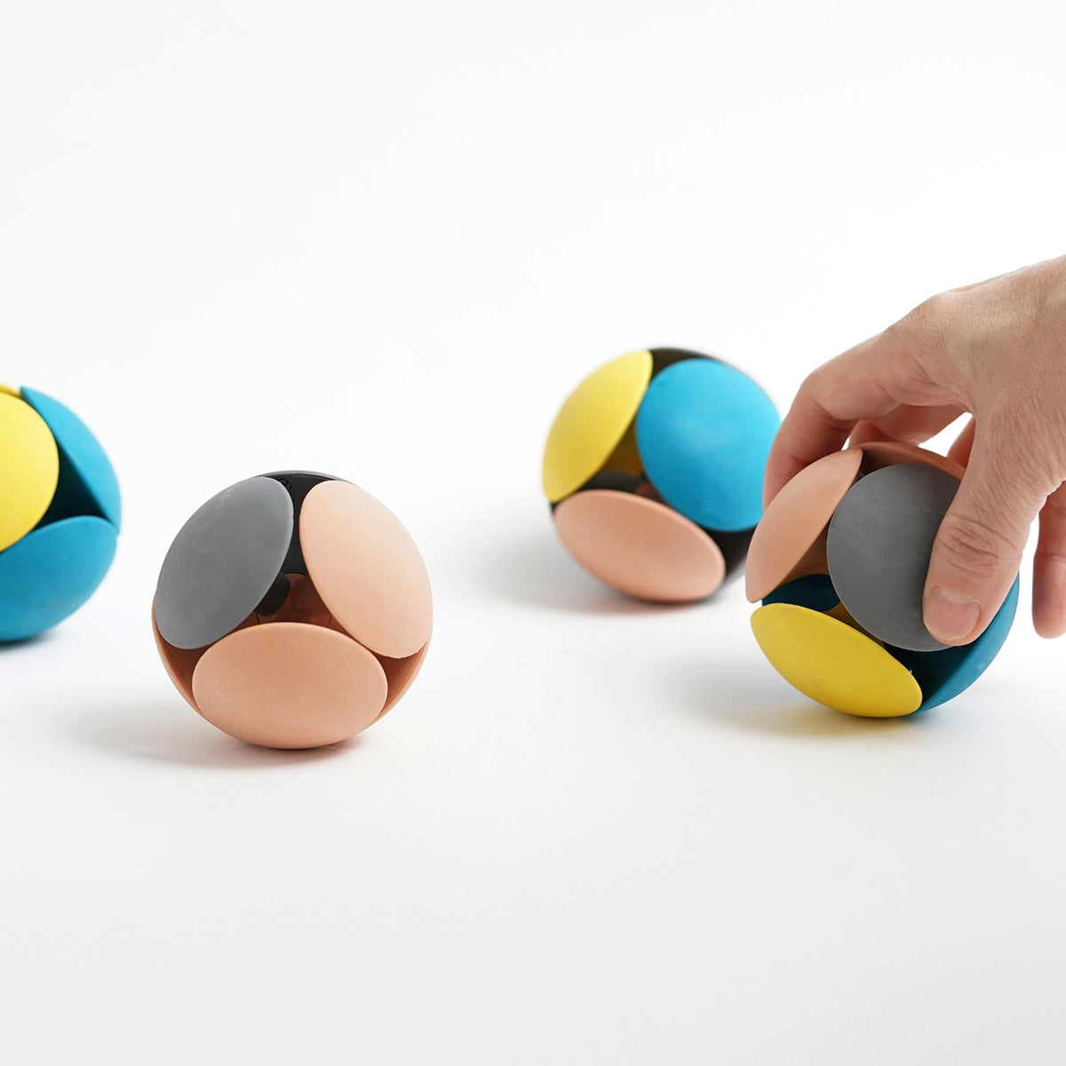 HMM Playful Eraser Ball [Grey, Yellow, Pink]
