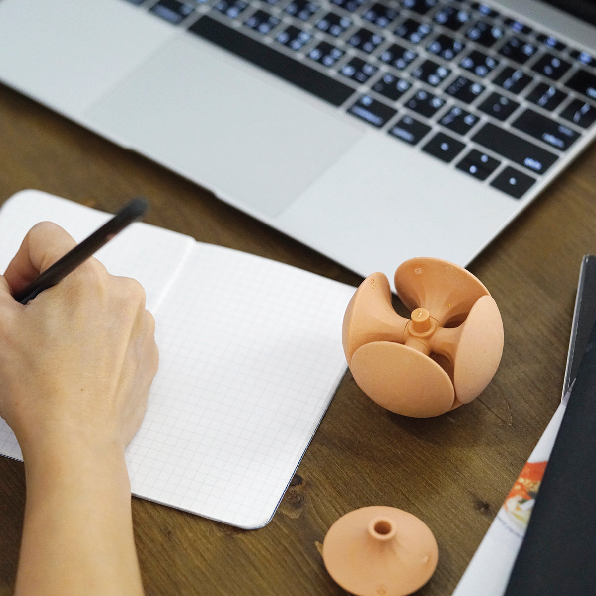 HMM Playful Eraser Ball [Grey, Yellow, Pink]