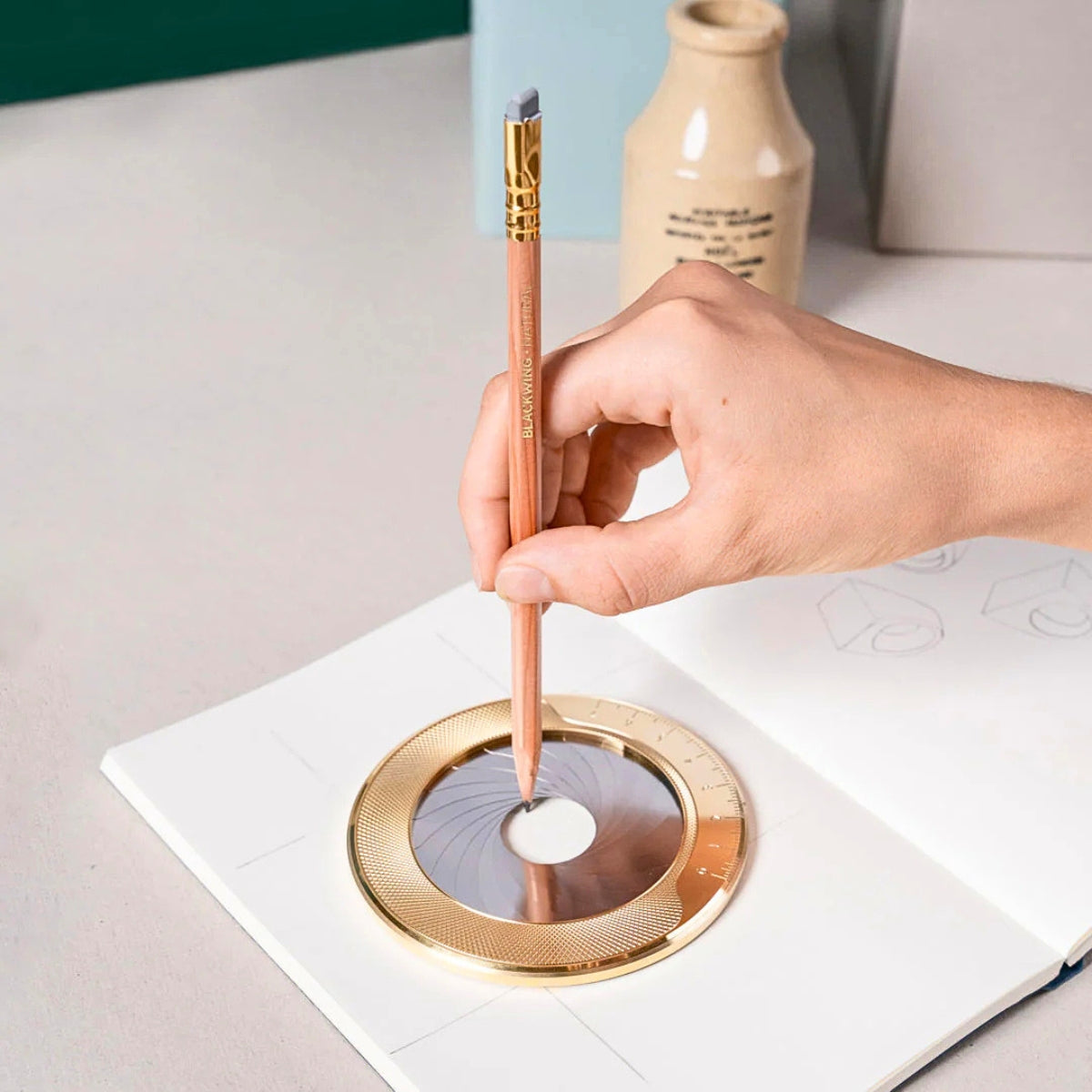 Makers Cabinet Iris Precision Circle Drawing Tool