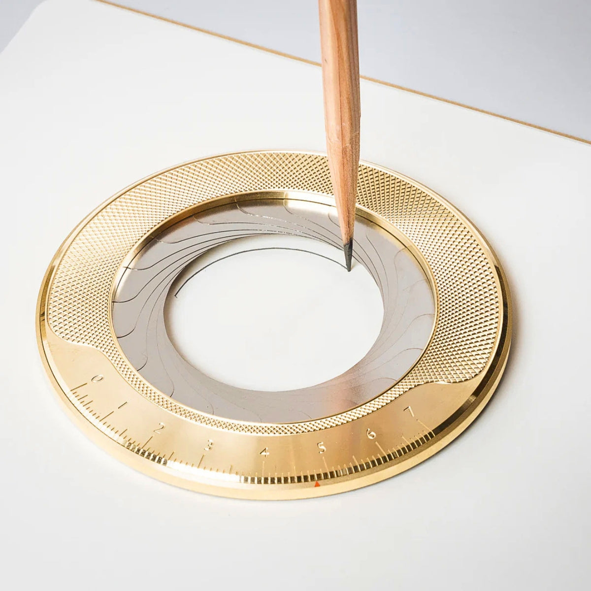 Makers Cabinet Iris Precision Circle Drawing Tool