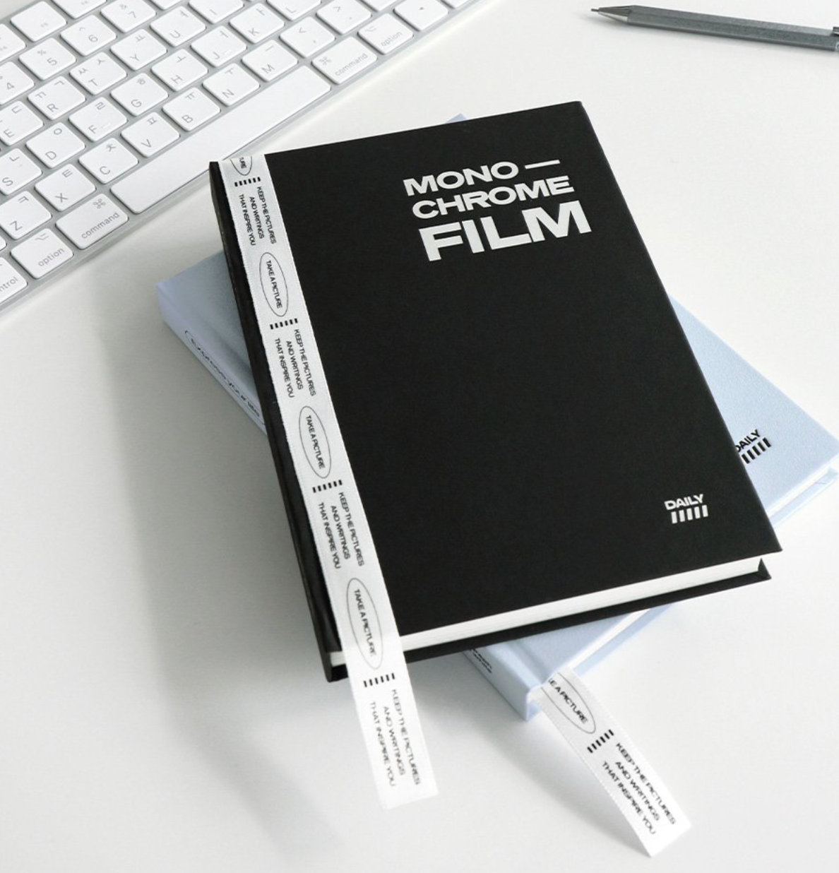Iconic Monochrome Undated Planner [12 Months]