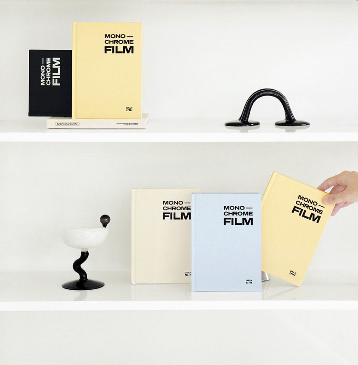Iconic Monochrome Undated Planner [12 Months]