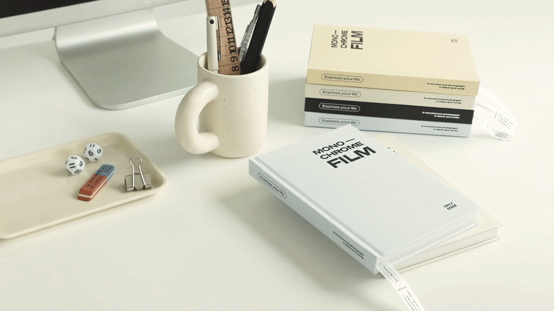 Iconic Monochrome Undated Planner [12 Months]