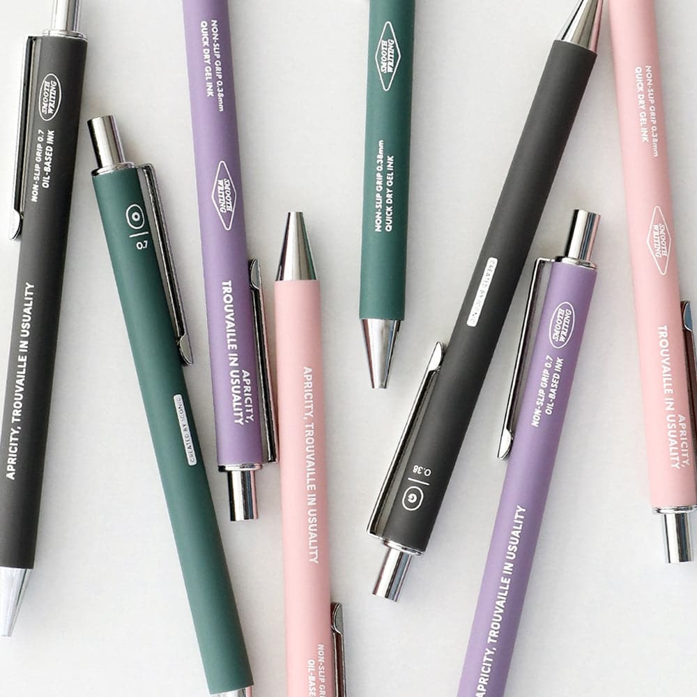 Iconic Non-Slip Smooth Pen - Gel Ink